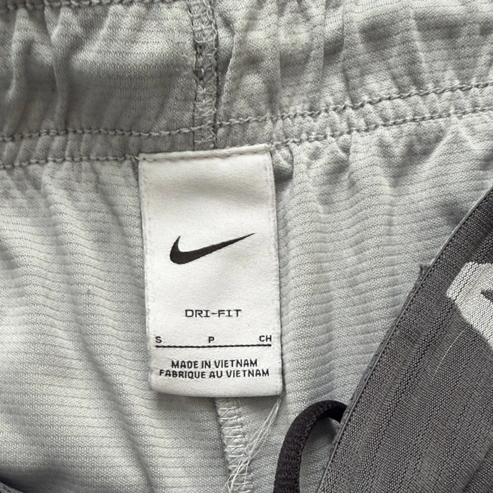 Nike Men’s Dark Gray Athletic Shorts with Branded Waistband